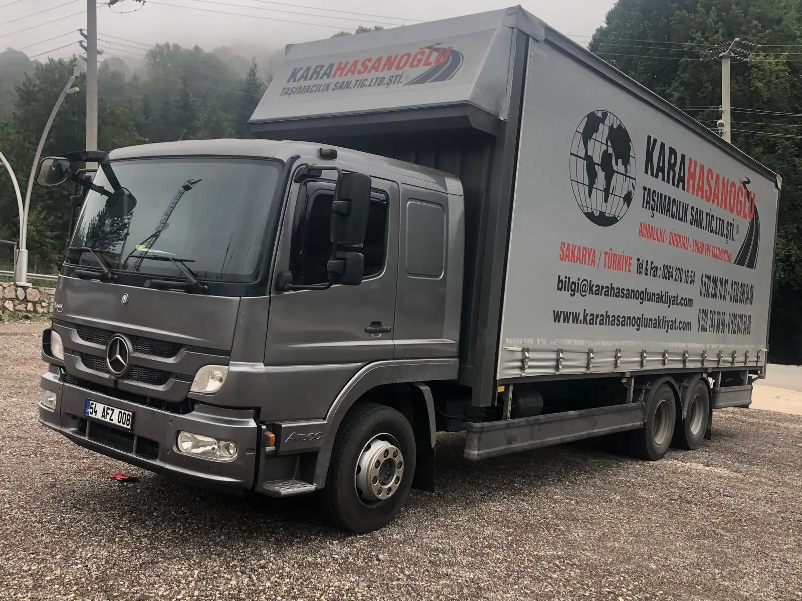 Kapalı kasa nakliyat aracı